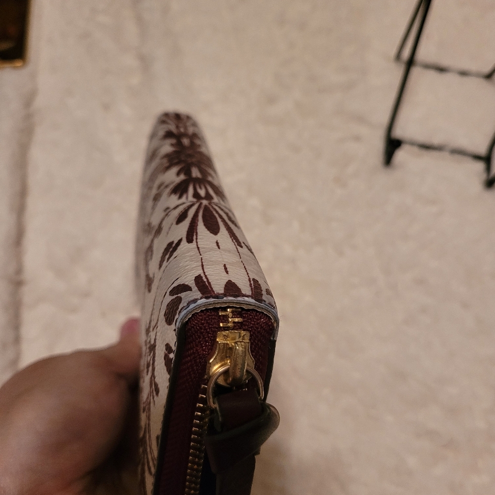 Tory Burch wallet - Picture 4 of 5